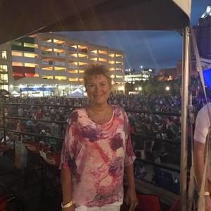 Meet your Posher, Vicki